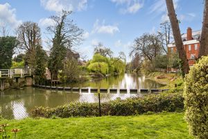 Communal Riverside Gardens- click for photo gallery